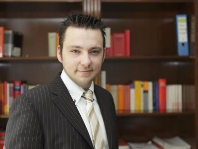 Abmahnung  Rechtsanwalt Thomas Barczewski für die Systemhaus-Schoenen UG, gesetzlich vertreten durch den Geschäftsführer Alexander Schönen vom 18.10.2013 wegen Privatverkauf auf eBay; Forderung: 612, 80 €