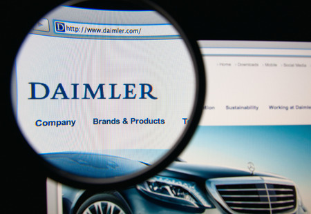 Durchsuchungen bei Daimler - Ermittlungen im Abgasskandal