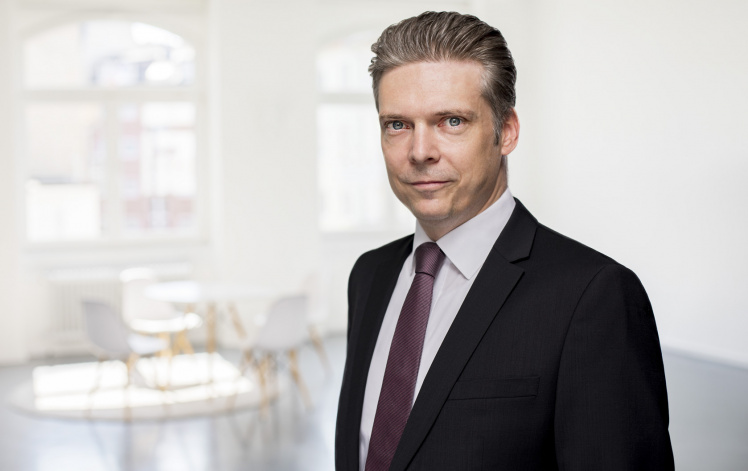 <Rechtsanwalt Simon Bender