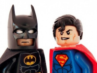 Waldorf Frommer spricht Abmahnungen wegen des Films „Batman v Superman“ aus