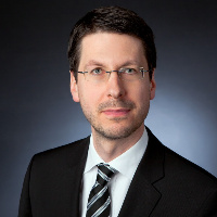 Dr. Henning Kahlert, LL.M. Dr. Henning Kahlert, LL.M.