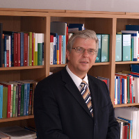 Dr. jur. Peter Neumann Dr. jur. Peter Neumann