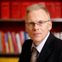 Dr. Lutz Förster Dr. Lutz Förster