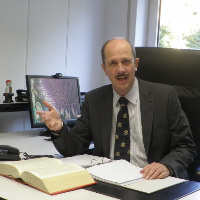 Dr. Peter Schneider Dr. Peter Schneider