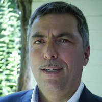 Dr. Valentin Saalfrank Dr. Valentin Saalfrank